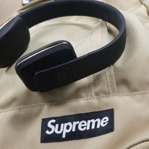 Echos bluetooth headphones